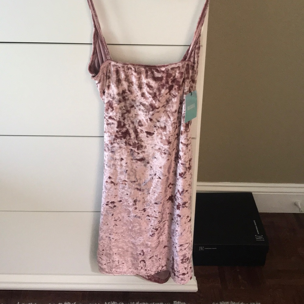 Dress - Picture 2 of 3